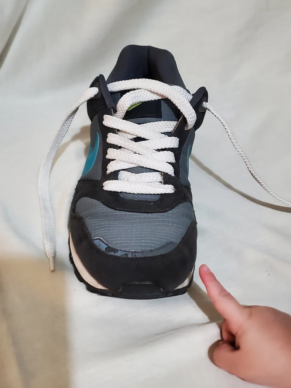 Nike Men’s Gray & Teal Running Sneakers